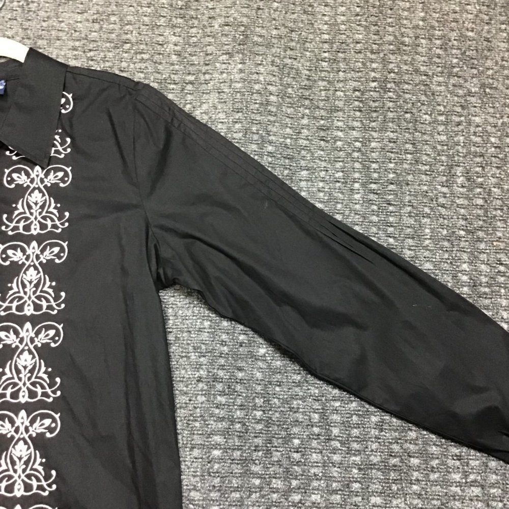 Embroidered Button Front Shirt-NWOT - Picture 2 of 7